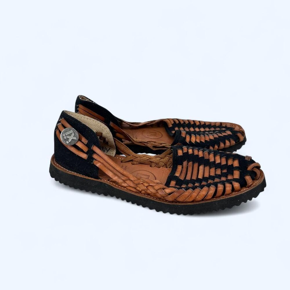 Woven Two Tone Leather Huarache Flat Sandal Black Fabric Trim Rugged Rubber Sole